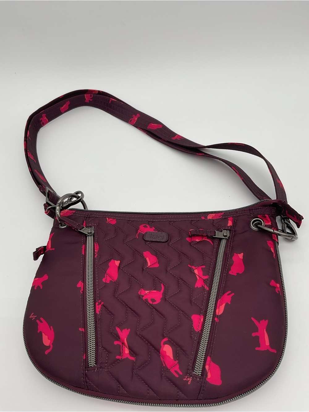 lug Swivel Quilted Crossbody Bag with Pink Cat Print in Burgundy